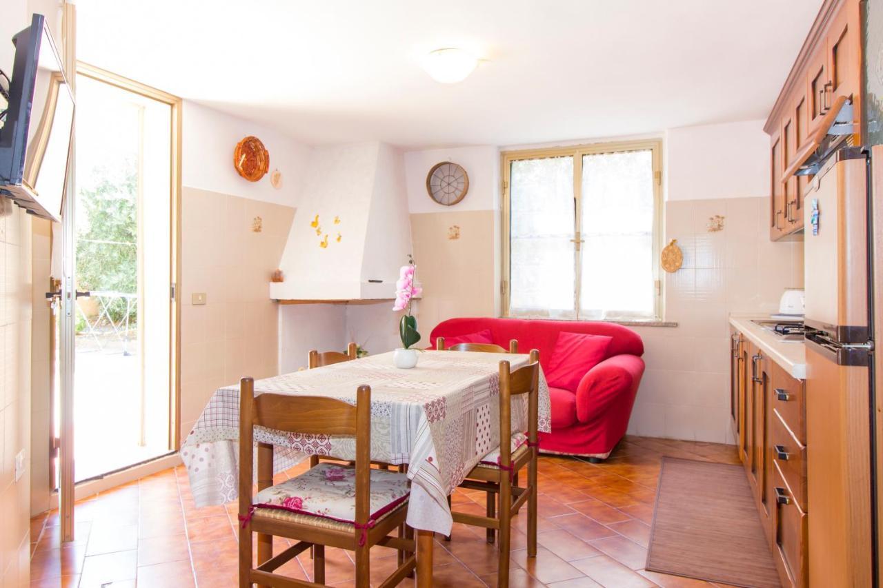 פוסאדה Appartamenti In Villa Con Ampio Giardino Esterno מראה חיצוני תמונה
