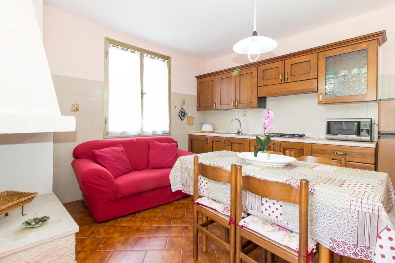 פוסאדה Appartamenti In Villa Con Ampio Giardino Esterno מראה חיצוני תמונה
