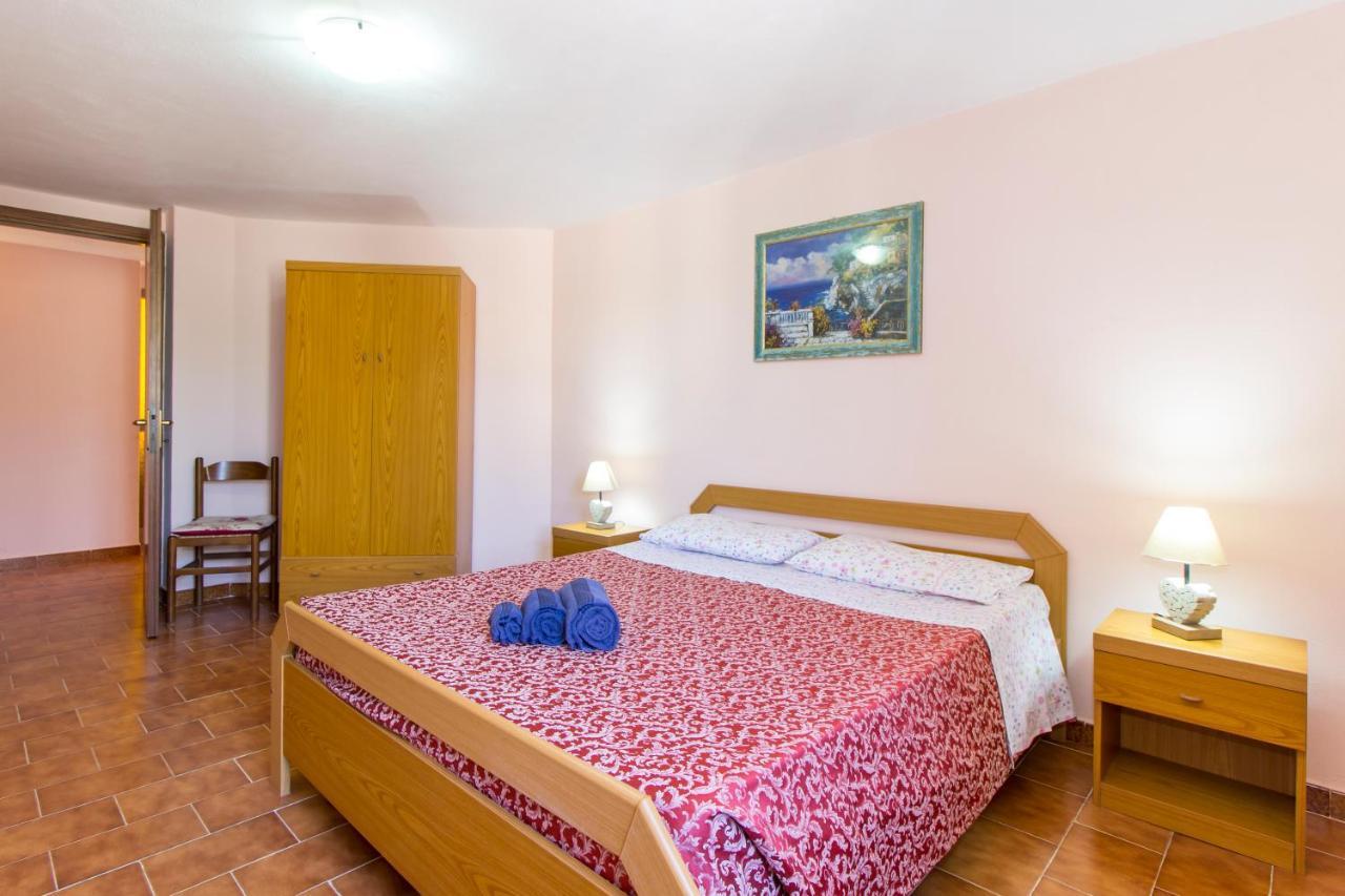 פוסאדה Appartamenti In Villa Con Ampio Giardino Esterno מראה חיצוני תמונה