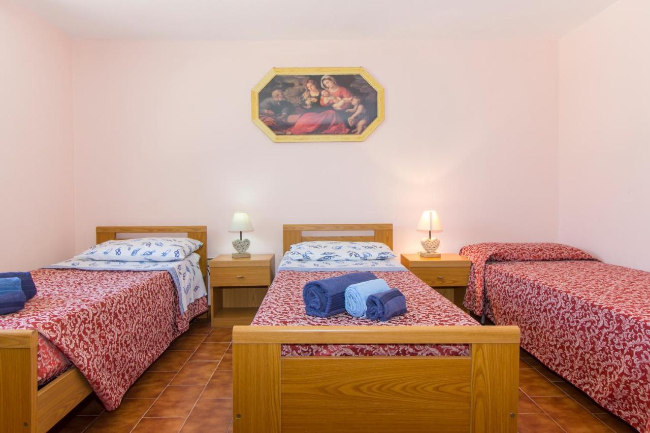 פוסאדה Appartamenti In Villa Con Ampio Giardino Esterno מראה חיצוני תמונה